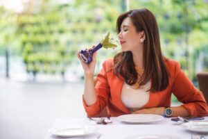 Conceito de Ozempic olfato paladar: aumento de distúrbios como anosmia e parosmia em pacientes com diabetes tipo 2.