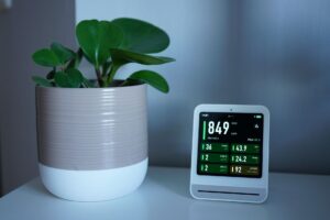 Purificador de ar HEPA em ambiente doméstico melhorou função cognitiva em estudo com adultos 40+