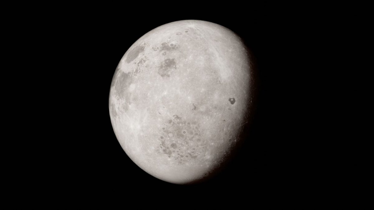 Água na Lua: crateras sombreadas no polo sul lunar que poderiam abastecer uma base